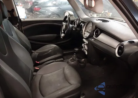 2010 Mini Cooper Clubman z USA, uszkodzony, nr VIN WMWML3C50ATX36919